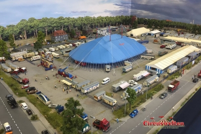 Circus Krone von Nico Bundt